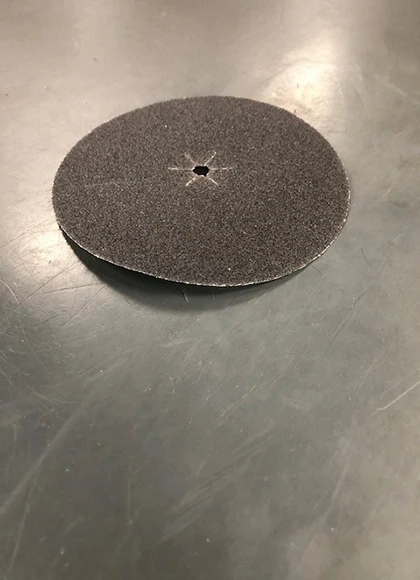 Disque pour ponceuse excentrique et bordeuse